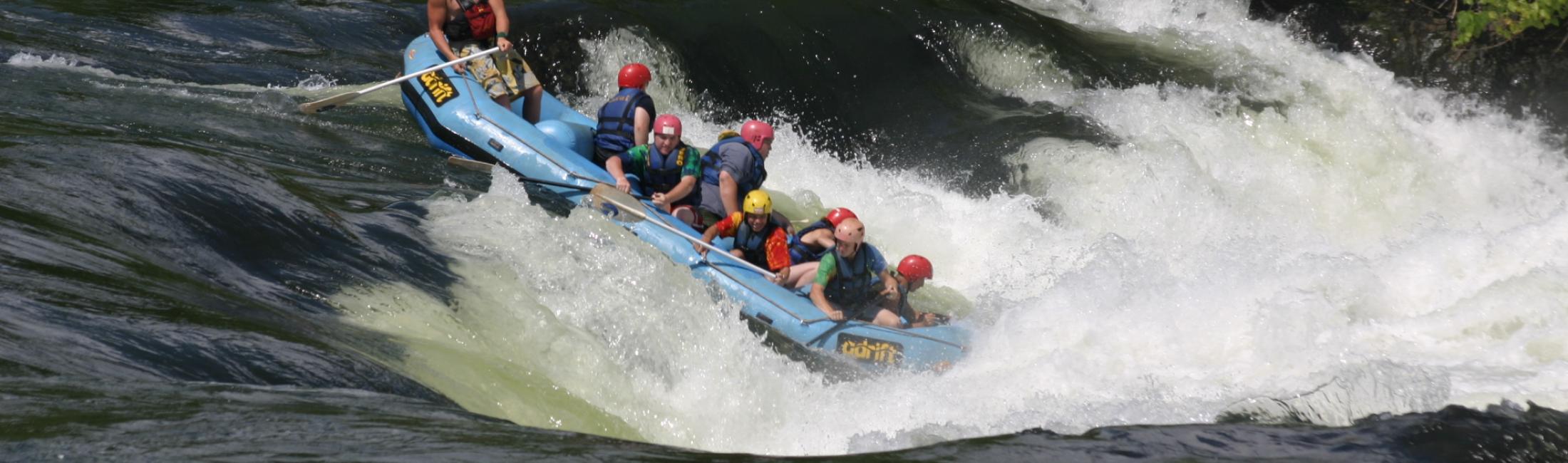 Raft with 8 people at Bujagali rapids (Jinja Uganda)